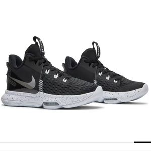 NIKE LeBron Witness 5 Men's 12 New